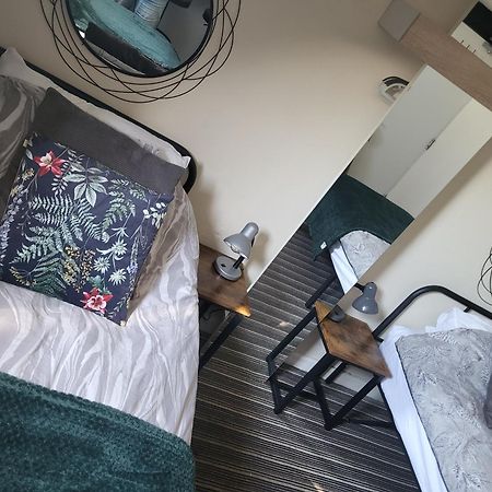 Station Guesthouse - Key Pad Entry ランカスター エクステリア 写真