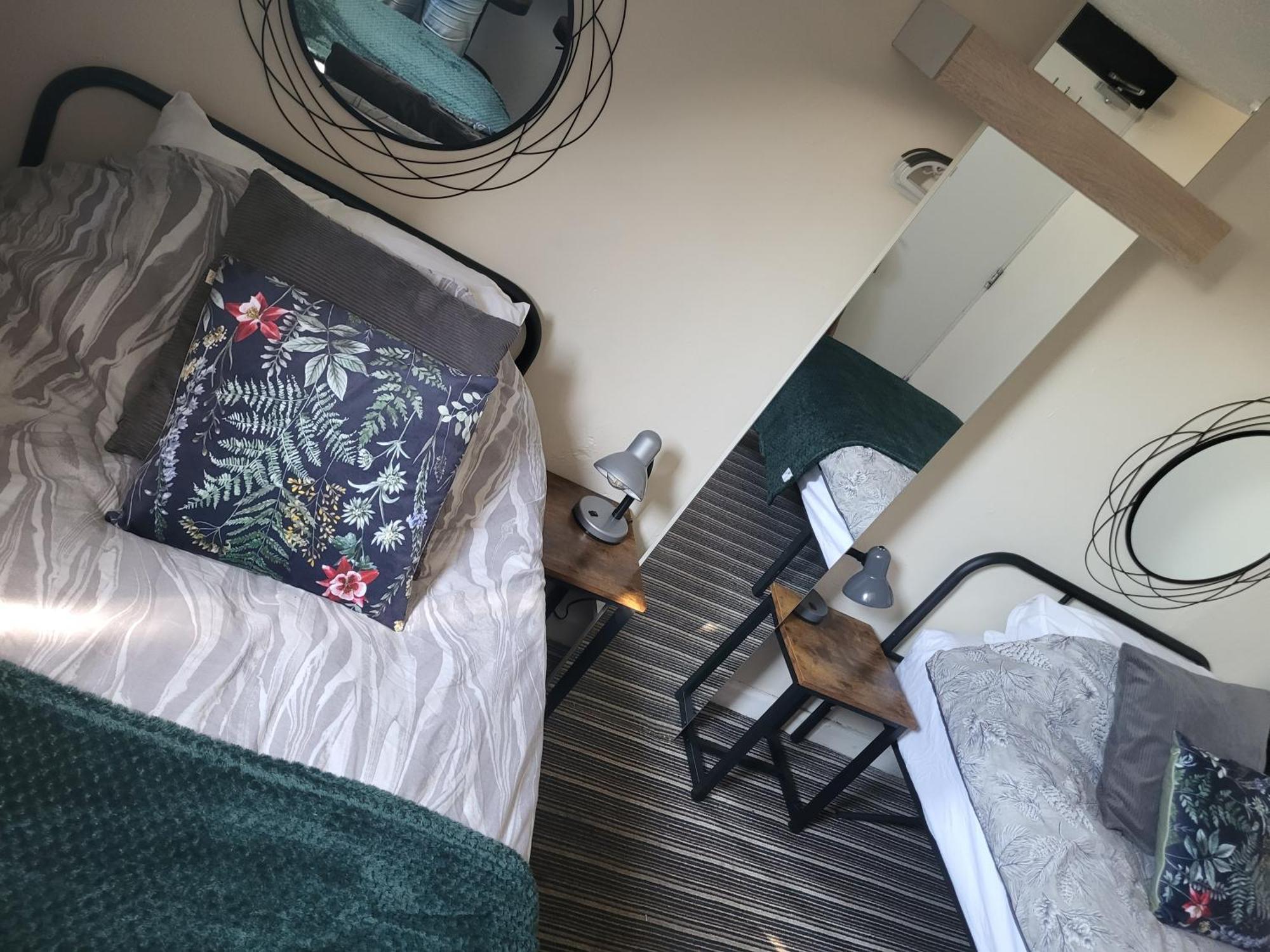 Station Guesthouse - Key Pad Entry ランカスター エクステリア 写真